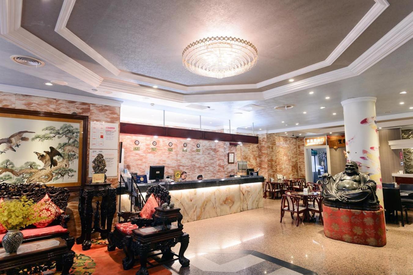 Kiwi Hotel Mrt Wenxin Branch Taichung Esterno foto