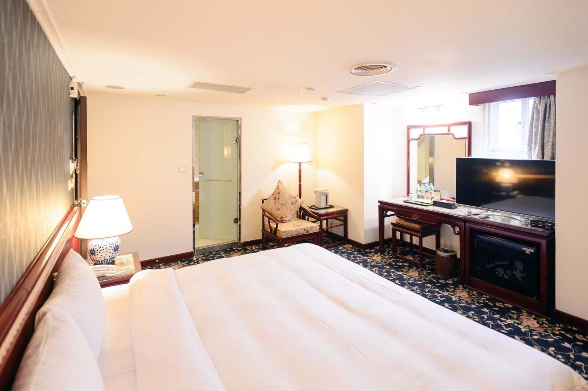 Kiwi Hotel Mrt Wenxin Branch Taichung Esterno foto