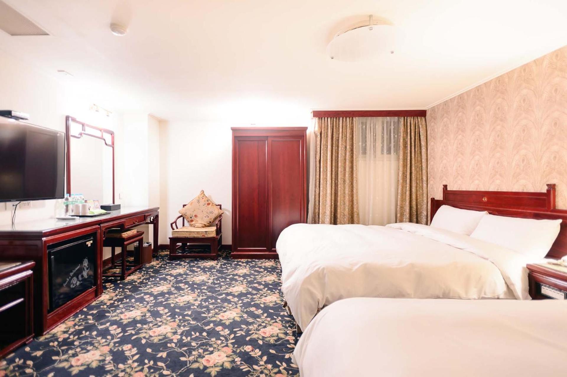 Kiwi Hotel Mrt Wenxin Branch Taichung Esterno foto